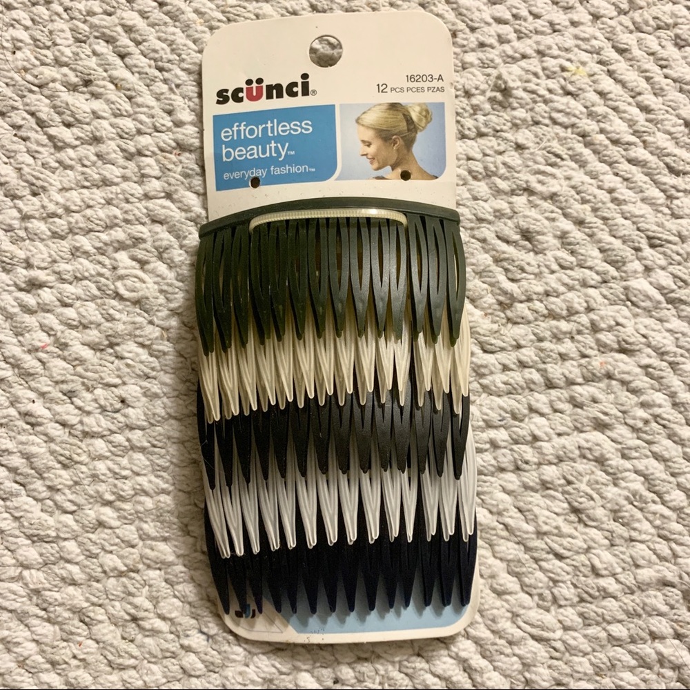 Scunci hair accessories 💁🏻‍♀️
